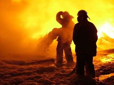 В Среднеахтубинском районе при возгорании УАЗа пострадал мужчина