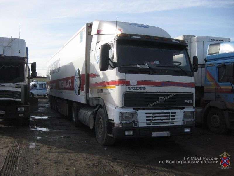Полиция Камышина задержала владельца грузовика с алкоголем