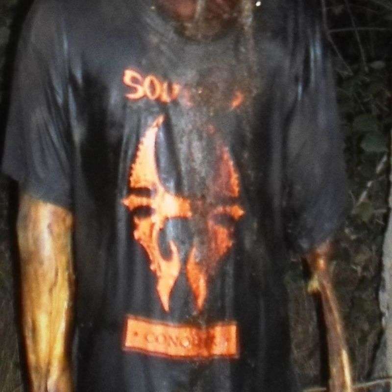 Волгоградцев просят помочь опознать труп в футболке с надписью «Soulfly»