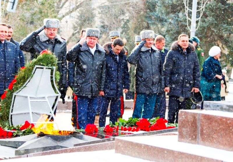 Сотрудники МЧС почтили память защитников Сталинграда
