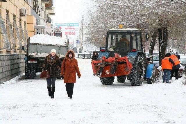 В Волгограде убирают снег?
