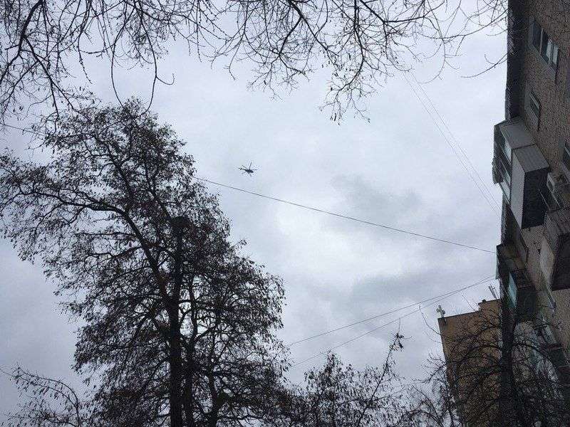 Над Волгоградом кружит поющий вертолет