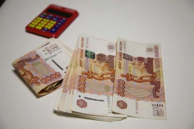 В прошлом декабре волгоградцы заработали по 35 тысяч рублей