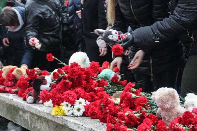 Волгоградцы почтили память погибших при трагедии в Кемерово