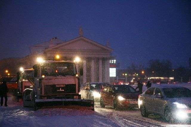 Мэрия рапортовала об очередной уборке снега с дорог Волгограда
