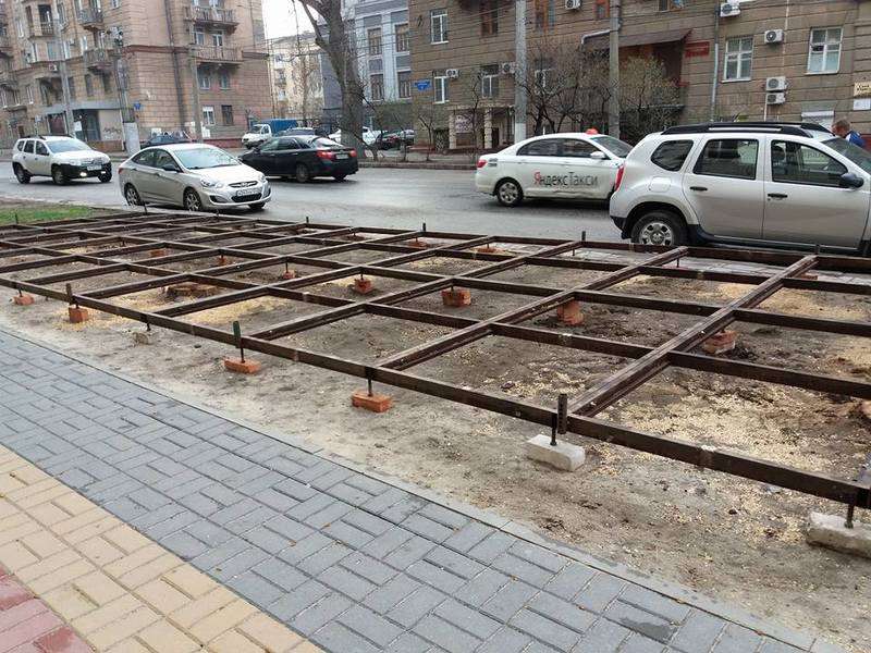 Деревья на Советской спилил «Волгоградзеленхоз»