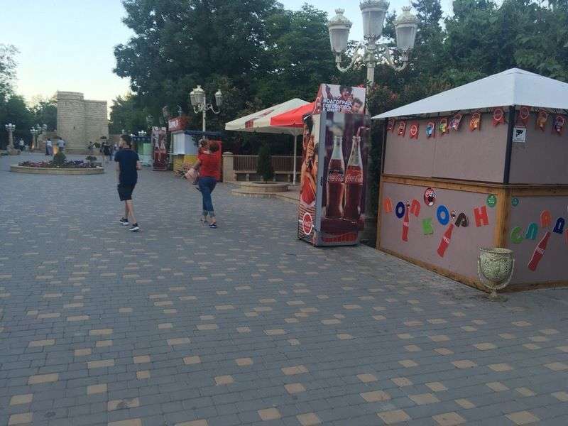 Болельщикам в Волгограде бесплатно раздавали воду перед третьим матчем из-за жары