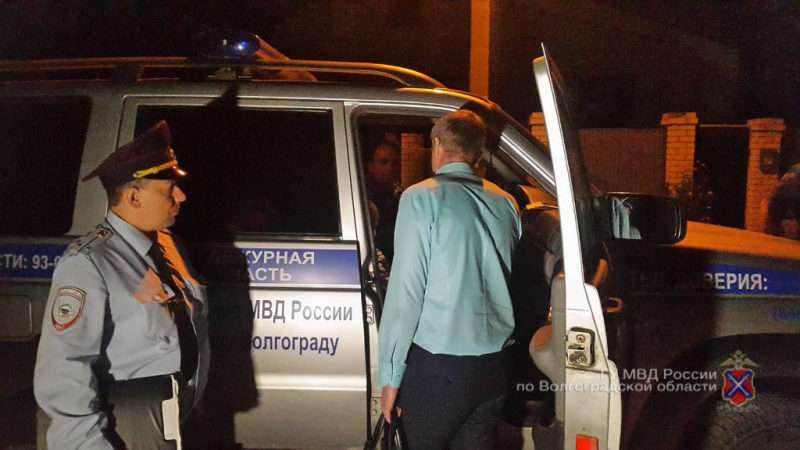 Волгоградские полицейские выясняют обстоятельства семейного скандала в Гумраке