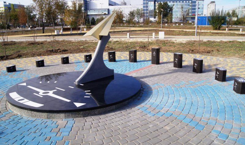 В парке Героев-лётчиков в Дзержинском районе установили солнечные часы