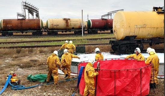 Спасатели ликвидировали возгорание нефтепродуктов на юге Волгограда
