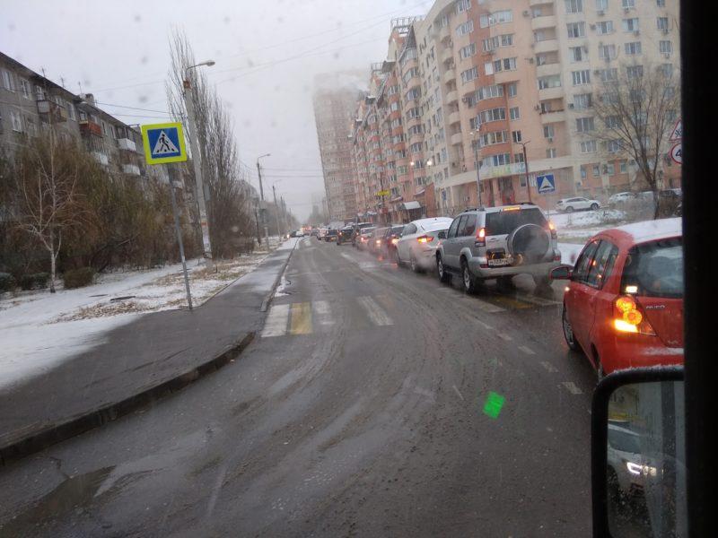 Первый снег в Волгограде увеличил количество ДТП