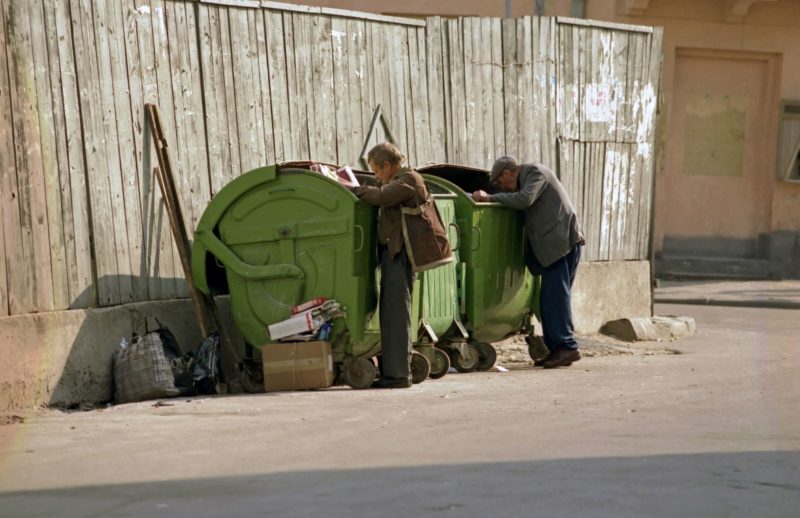 Стало известно, сколько жители Волгоградской области будут платить за вывоз мусора