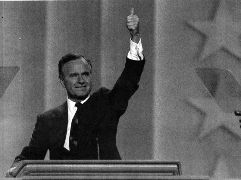 В возрасте 94 лет умер бывший президент США Джордж Буш-старший