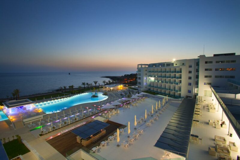 «Ротор» будет готовиться к борьбе за выживание в 5-звёздочных отелях Кипра и Турции
