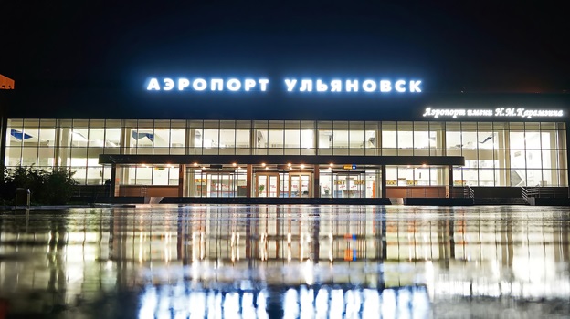 Летевший из Волгограда самолет совершил вынужденную посадку в Ульяновске
