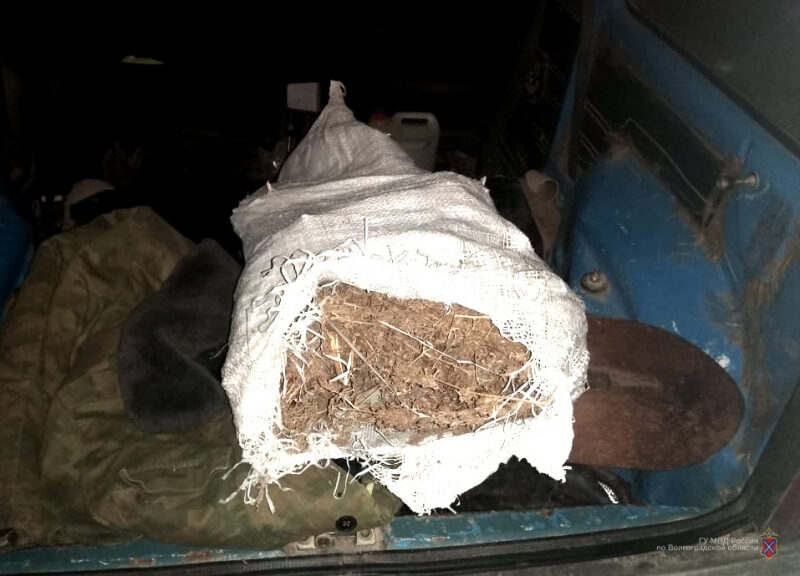 Волгоградские полицейские обнаружили в "Оке" мешок с марихуаной