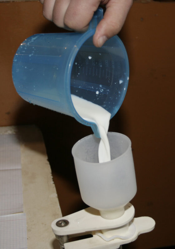 Волгоградцев предупреждают о поддельной молочной продукции