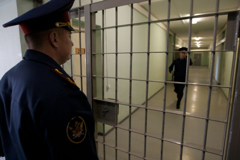 За покупку анаболиков на 12 тысяч рублей 36-летний волжанин рискует сесть в тюрьму