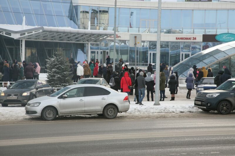 Волгоградцы сообщают об эвакуации в больнице №25 и еще в нескольких школах