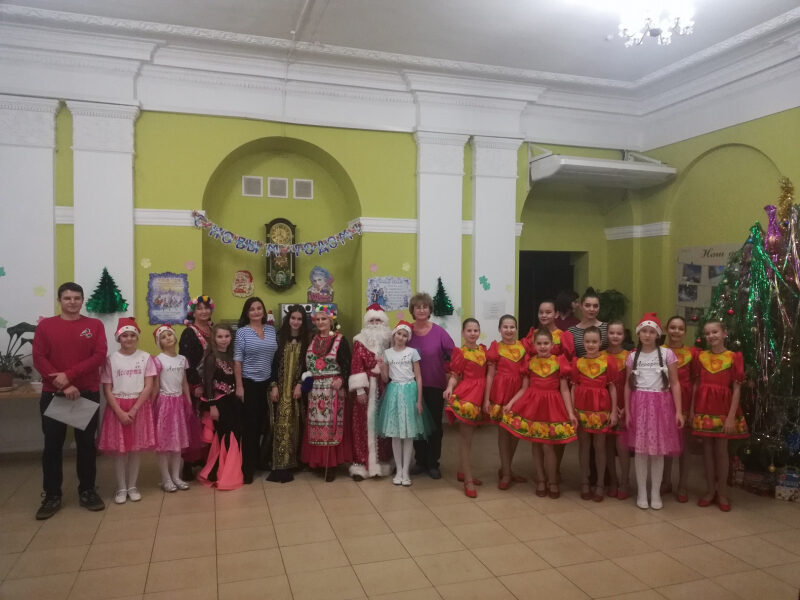 Молодёжь волгоградского ОНФ сделала праздник для находящихся в геронтологической клинике