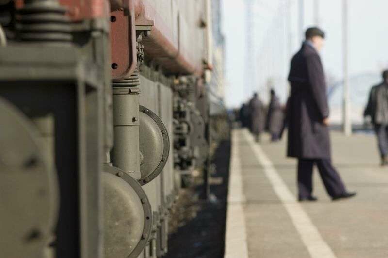 Берегись поезда: Волгоградские машинисты объяснили водителям ПДД