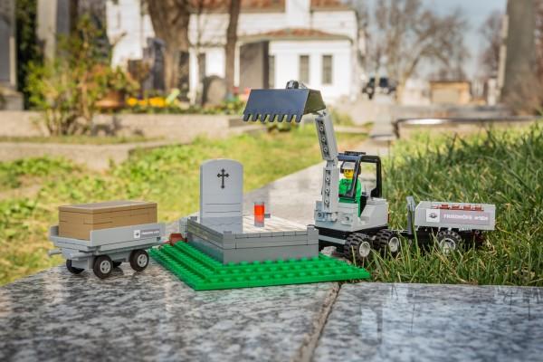 Компания LEGO заявила, что не причастна к похоронным конструкторам