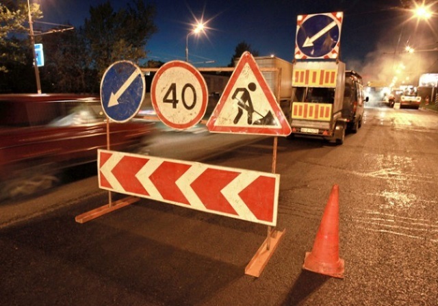 Без дорожных знаков и люков: чиновников накажут за небезопасные дороги