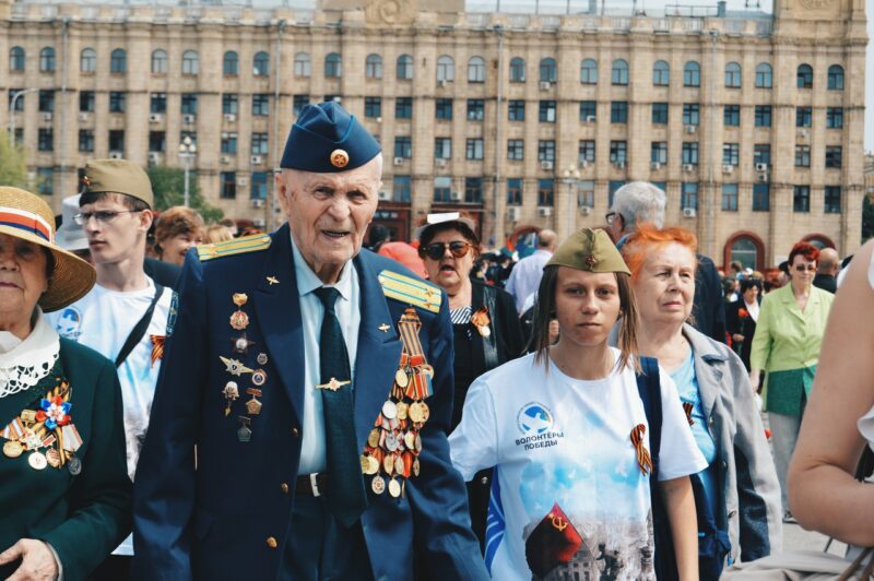 Три студентки из Волгограда примут участие в параде Победы в Москве