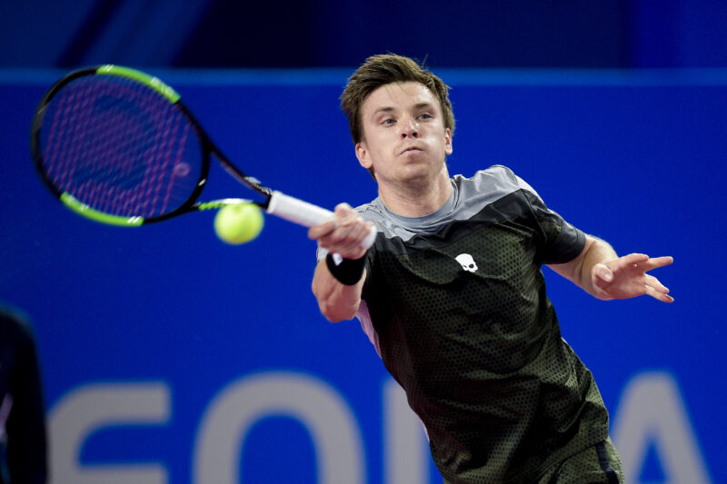 Волгоградский теннисист Алексей Ватутин не смог попасть в финал французского турнира