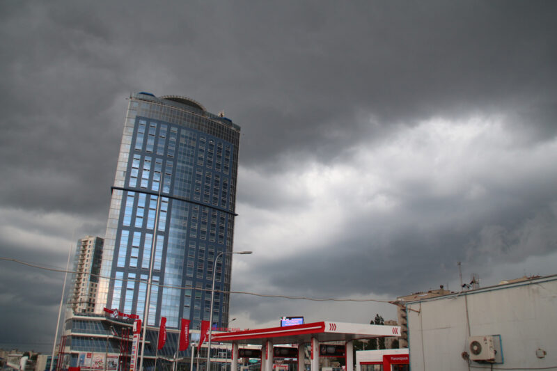 Грозы и ветер: МЧС предупредило об ухудшении погоды в регионе