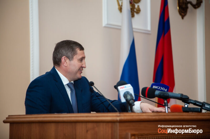 Андрей Бочаров призвал готовиться к школьным каникулам и юбилею Волжского