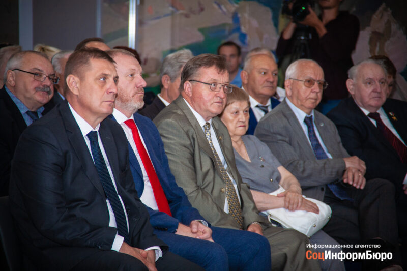 В Волгограде состоялось заседание инициативной группы по выдвижению Андрея Бочарова на новый срок