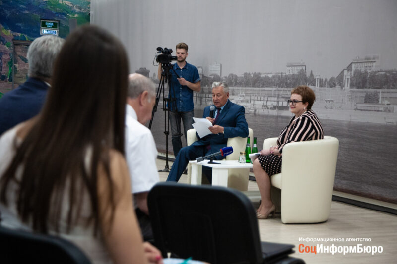 В Волгограде состоялось заседание инициативной группы по выдвижению Андрея Бочарова на новый срок