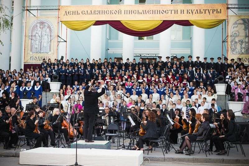 В Волгограде на открытом воздухе выступит сводный хор из 400 человек