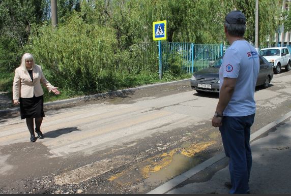 В Волгограде власть просят увеличить финансирование ремонта дорог вблизи школ