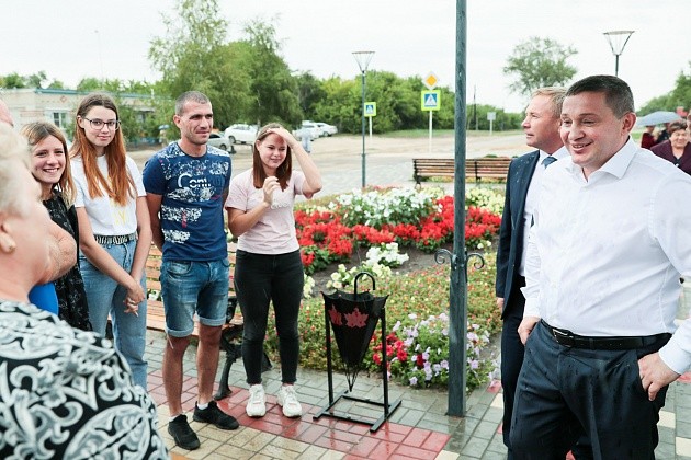 “Хочется, чтобы все было сделано для души”: Андрей Бочаров посетил Руднянский район