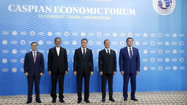 Дмитрий Медведев принял участие в первом Каспийском экономическом форуме