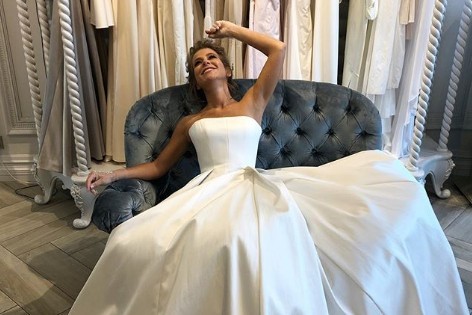 34-летняя Барановская смутила пользователей снимком в свадебном платье