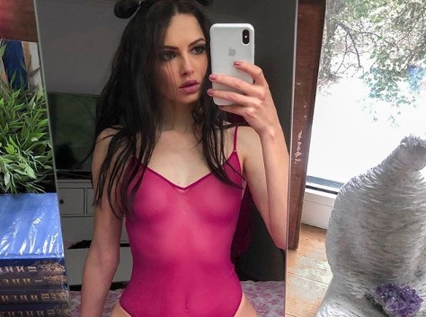 “Секс в чистом его виде”: 27-летняя Полина Фаворская опубликовала селфи в прозрачном боди