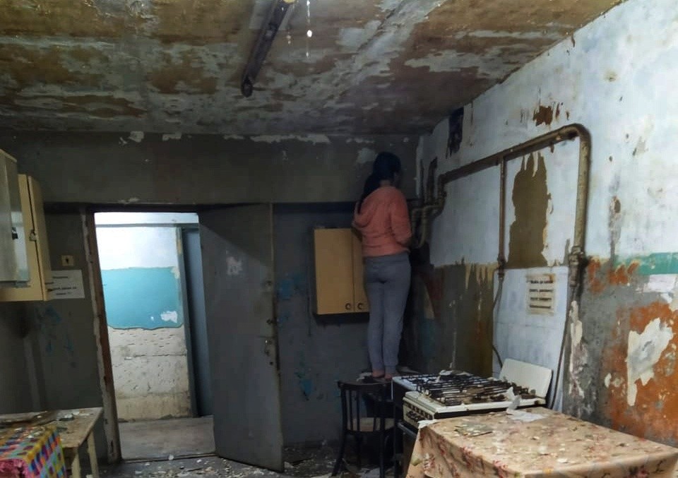 «Мы вынуждены жить в руинах!»: Жильцы дома по улице Шауляйская 4 рассказали о чудовищных жилищных условиях