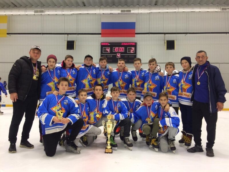 Волгоградские хоккеисты стали победителями турнира