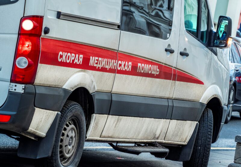 В Волгограде женщина с двумя детьми оказалась под колесами «ВАЗа»