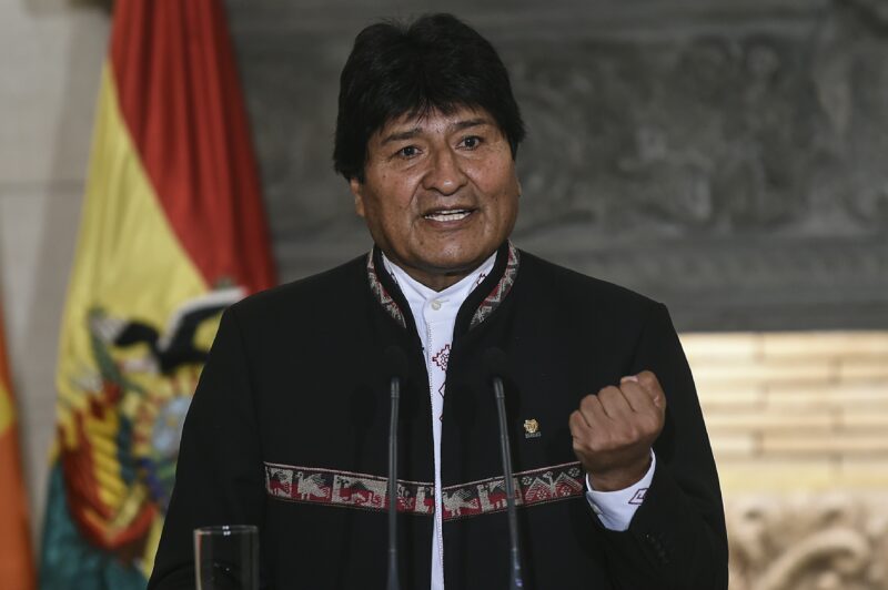 «Абсолютно верный поступок»: волгоградский политолог прокомментировал отставку президента Боливии