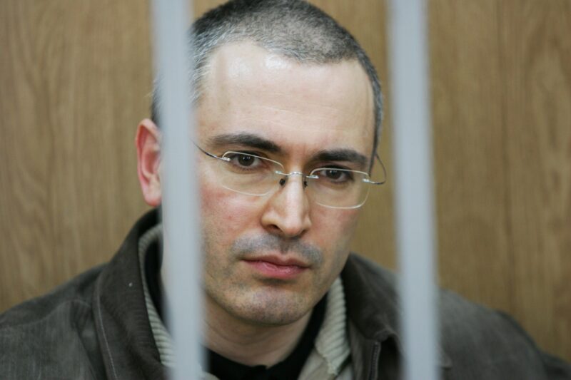 Ходорковский отказался есть выклянченную у Пригожина тушенку