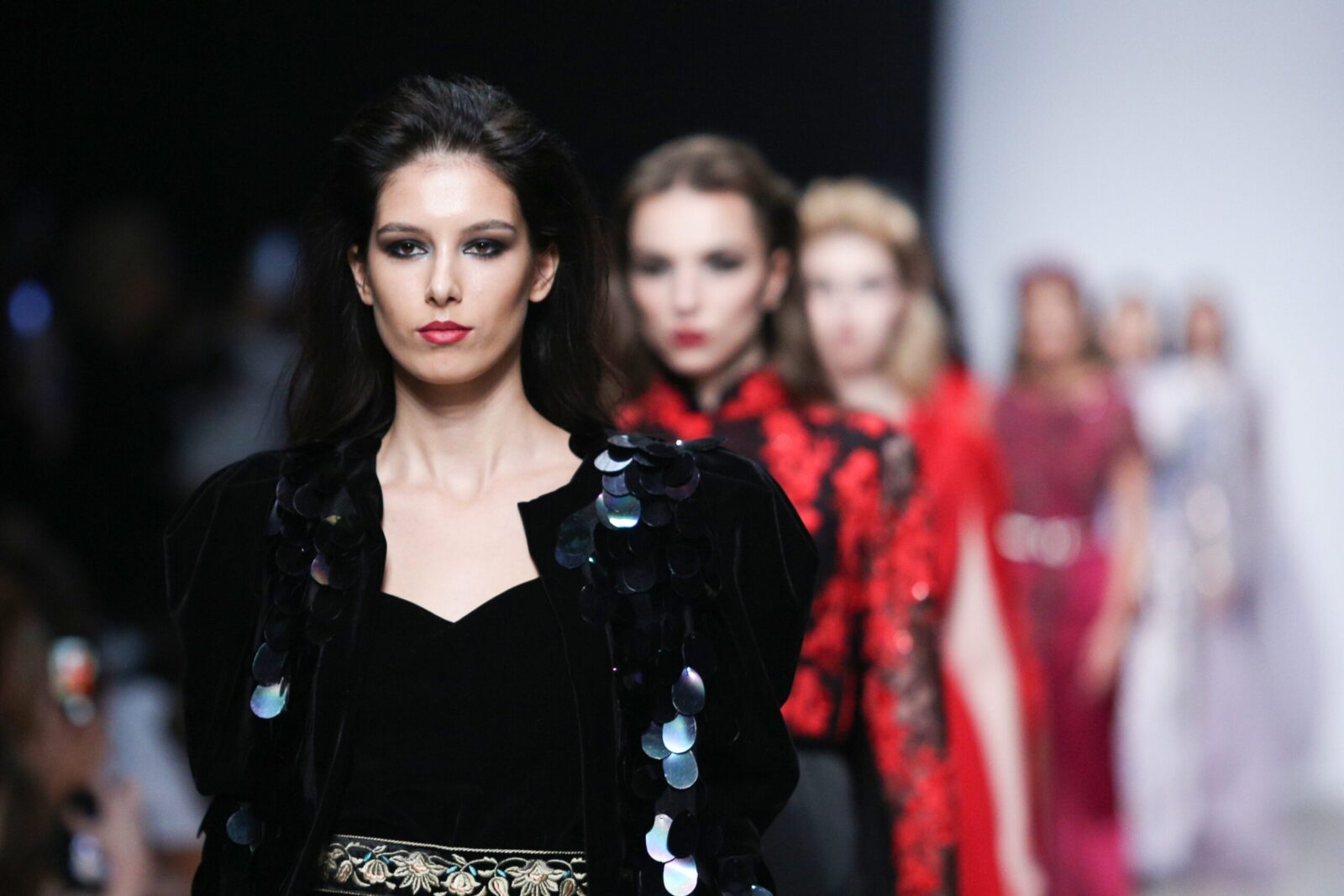 Анна Попова о моде в 2020 году: «Нужно создавать свой персональный стиль»