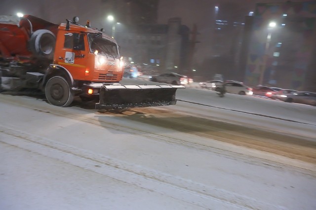 “Скорость движения снижена”: Мэрия Волгограда рапортовала об уборке дорог после снегопада