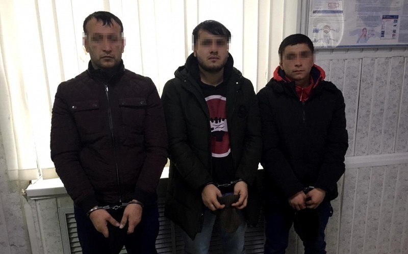 Гостей из Таджикистана поймали в Волгограде с килограммом героина