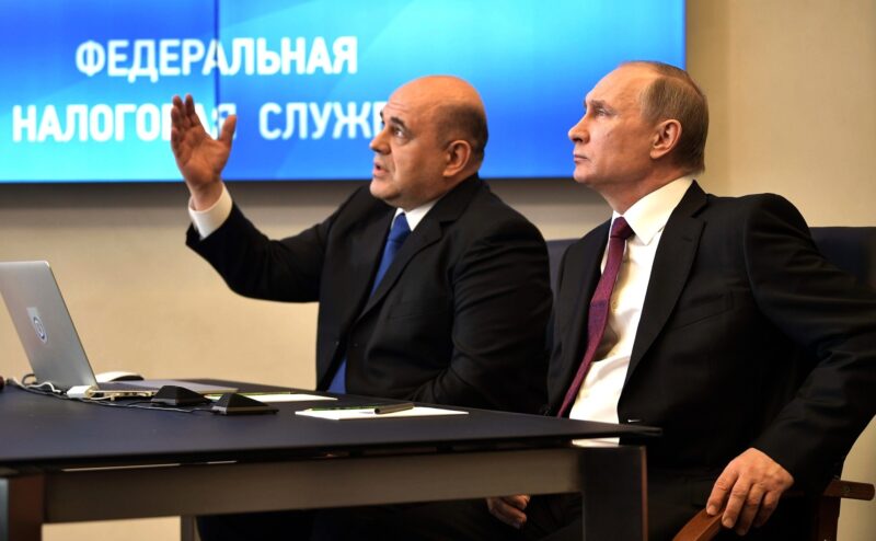 Путин и Мишустин начнут спасать экономику после голосования