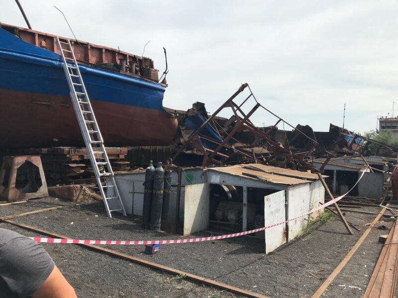 2 года колонии за смерть 3 рабочих: приговор по делу о взрыве на барже в Волжском не изменили