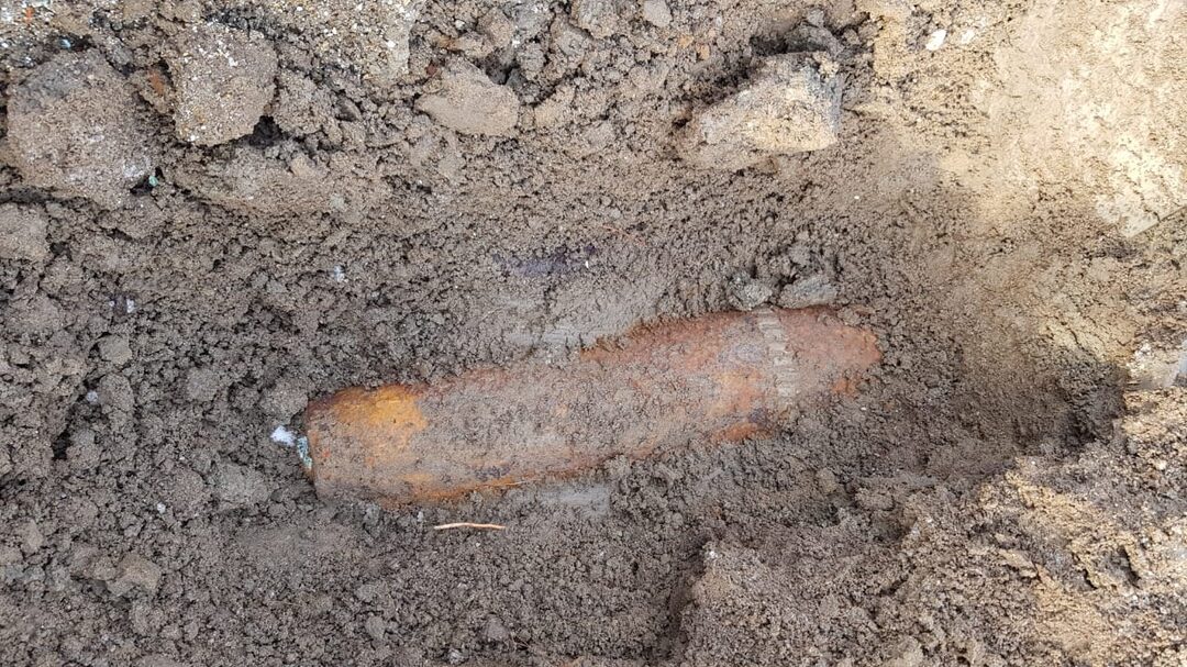 В Волгограде на школьном стадионе нашли бомбу